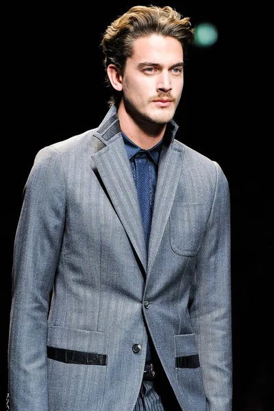 Look 57